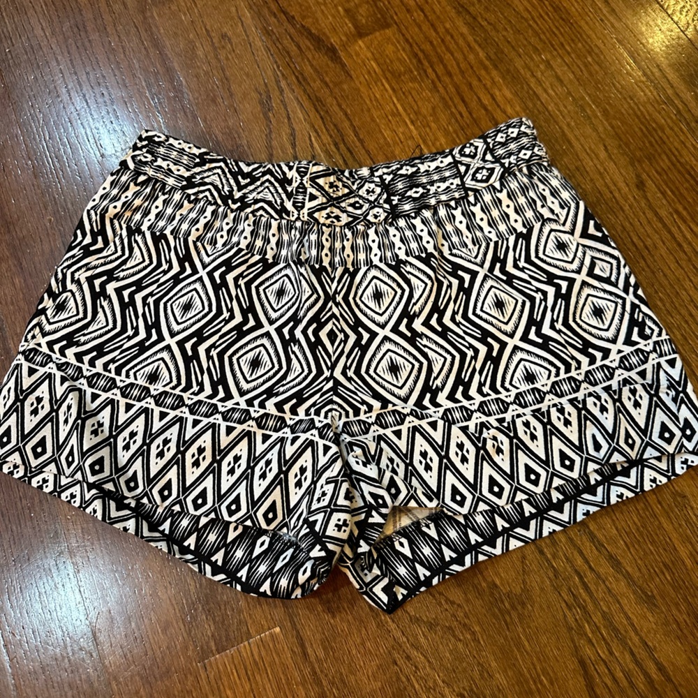 J. Crew size 0 shorts black and white tribal print